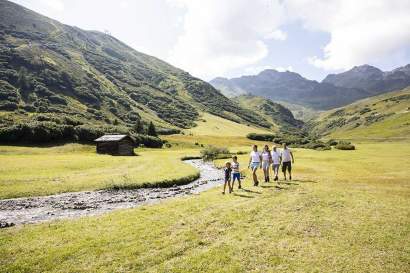 Wandern-Sommer-Familie_Serfaus-Fiss-Ladis-Marketing-GmbH_Zangerl-Daniel_Keine-Ortsangabe-2.jpg