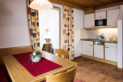 3_haus_schlatter_fiss_apart2_kueche.jpg